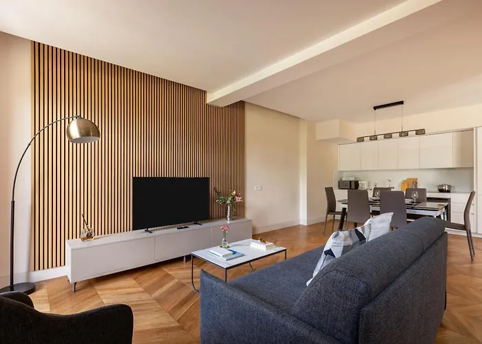 Luxury Rom