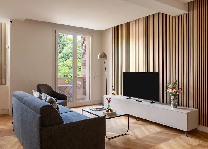 Luxury Rom
