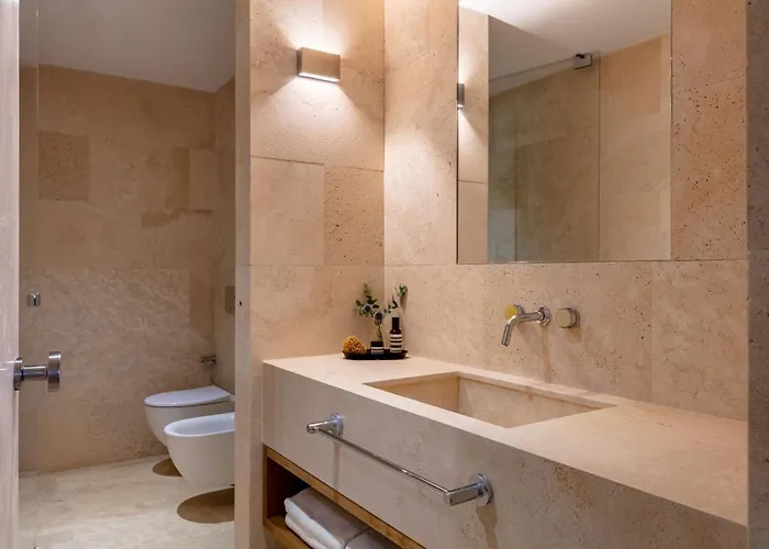 Luxury Rom