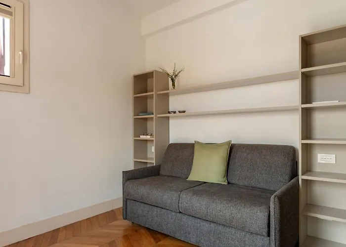 Luxury Apartment *